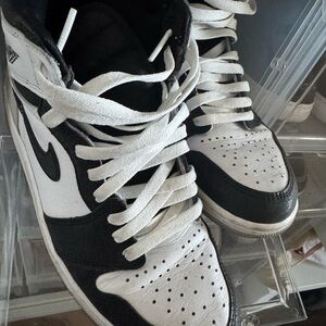 Jordan 1 Retro High OG
Bleached Coral